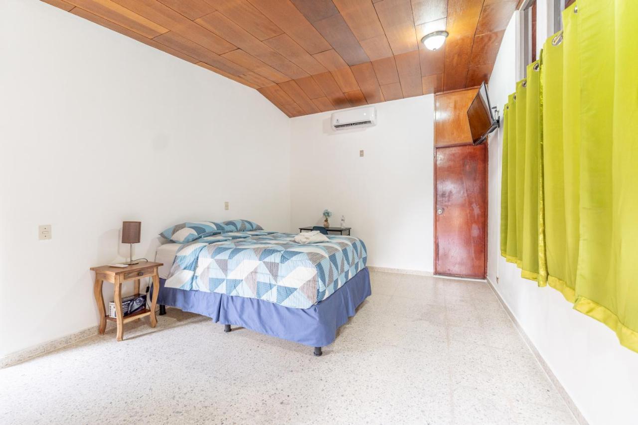 Volcano Hostal Y Restaurante Σαν Σαλβαντόρ Εξωτερικό φωτογραφία